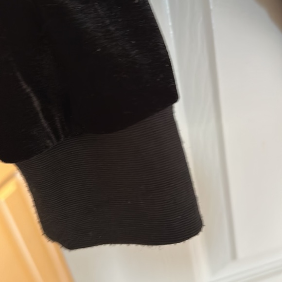 RDI velour round neck top - Picture 3 of 5